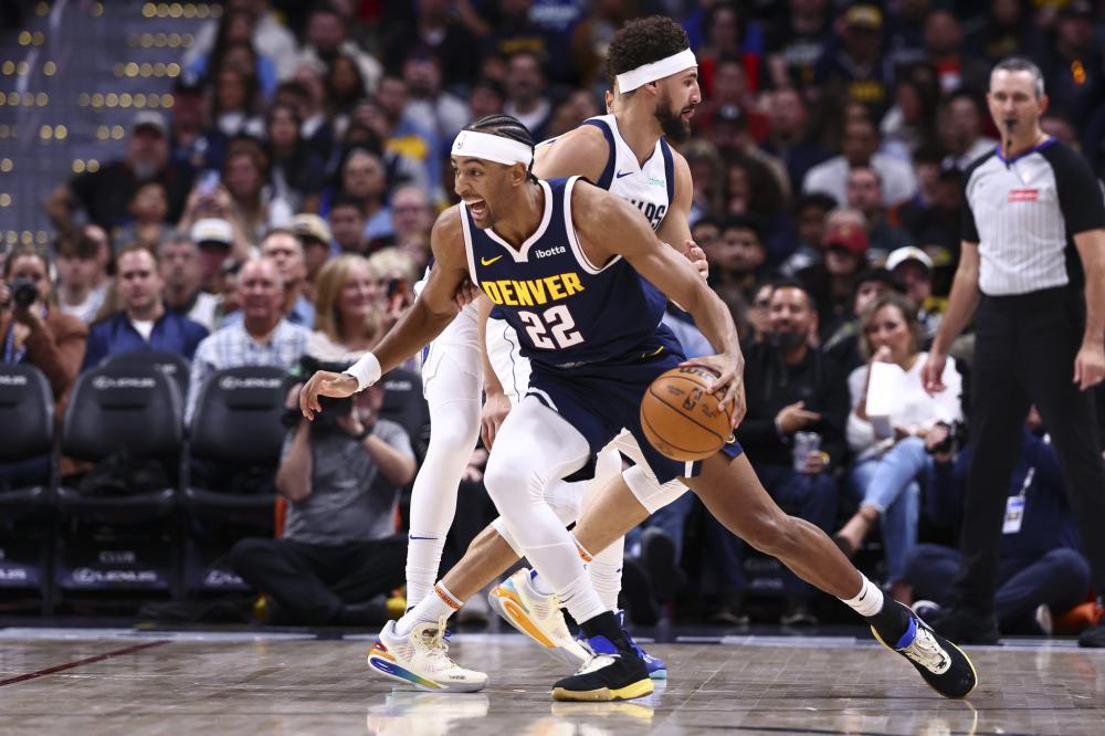 他一次次地 他一次次地