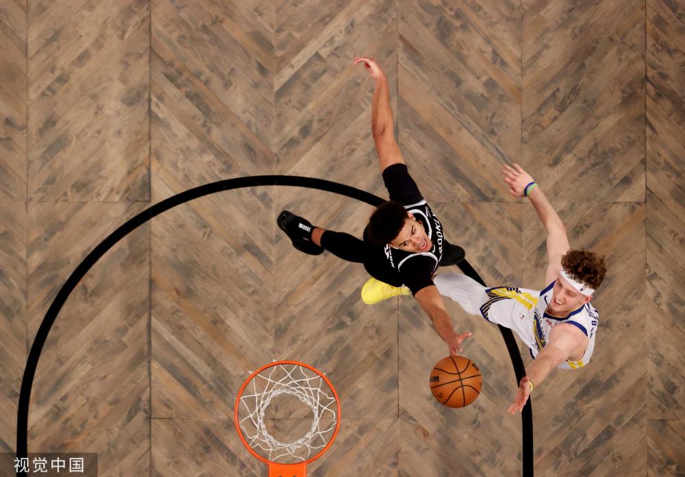 在攻防两端 在攻防两端