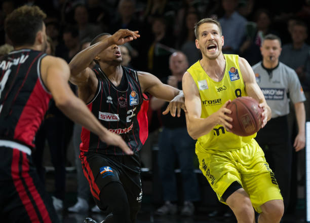 对足球深刻 对足球深刻