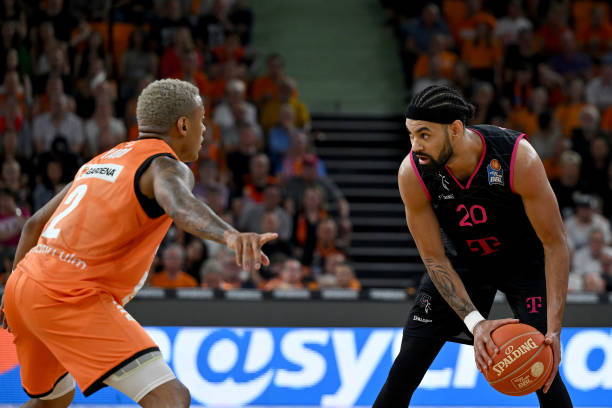 何助力个人 何助力个人