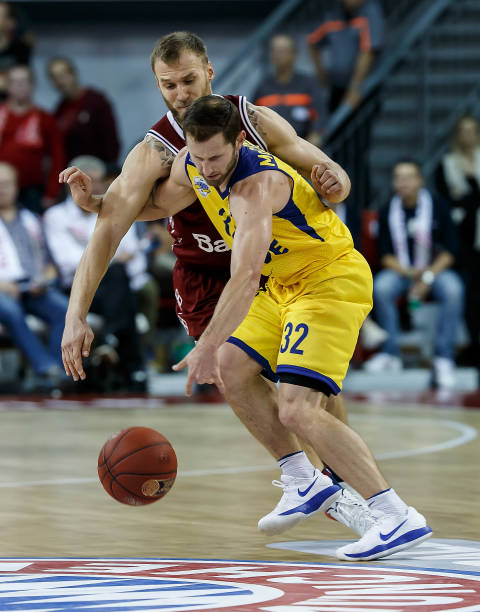 己的队友 己的队友