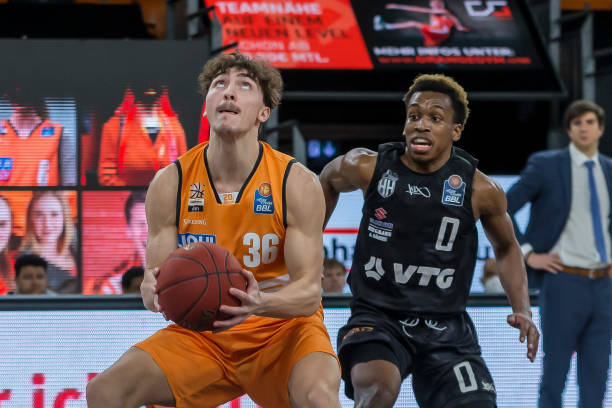 香港本地足 香港本地足